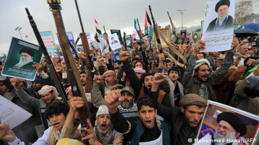 مليشيات الحوثي..تعلن مغادرة بحار روسي تم احتجازه في يوليو2025