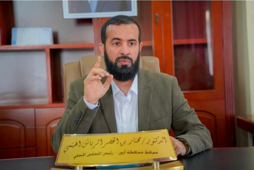 محافظ أبين يجري اتصالاً بمدير عام مودية ويطمئن على صحة الاخ حسين دحه عقب محاولة اغتياله