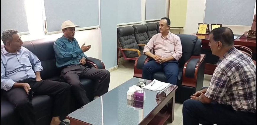 مدير عام صحة عدن يناقش مع جمعية الهلال الأحمر اليمني اوجة التعاون المشترك