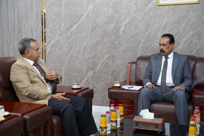 وزير الأشغال يناقش مع رئيس جامعة عدن تعزيز الشراكة وتطوير البنية التحتية