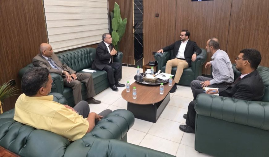 وزير الخدمة المدنية ورئيس جامعة عدن يناقشان أوضاع الكادر الأكاديمي والإداري وملف العلاوات والتسويات