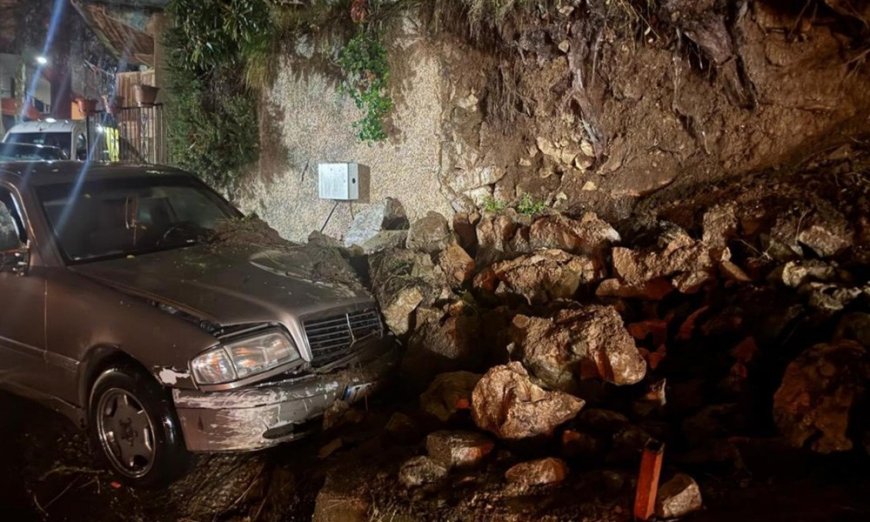 صخور الموت تسحق سيارة بركابها نقيل المسجدين بإب.. تفاصيل المأساة!!