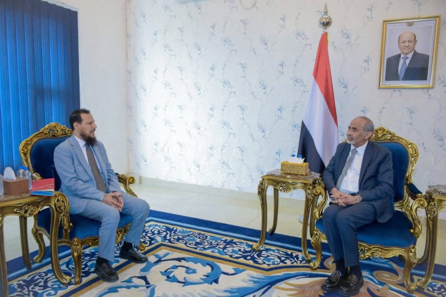 عضو مجلس القيادة محمود الصبيحي يشدد على مضاعفة الجهود لمعالجة اوضاع الكهرباء