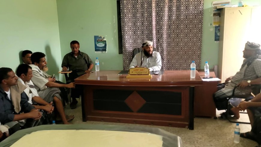 لحج..مدير عام طور الباحة يلتقي مالكي محطات الوقود بالمديرية