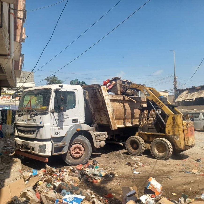 لليوم الثاني.. استمرار حملة النظافة وفتح الطريق في شارع الثقافة بخورمكسر