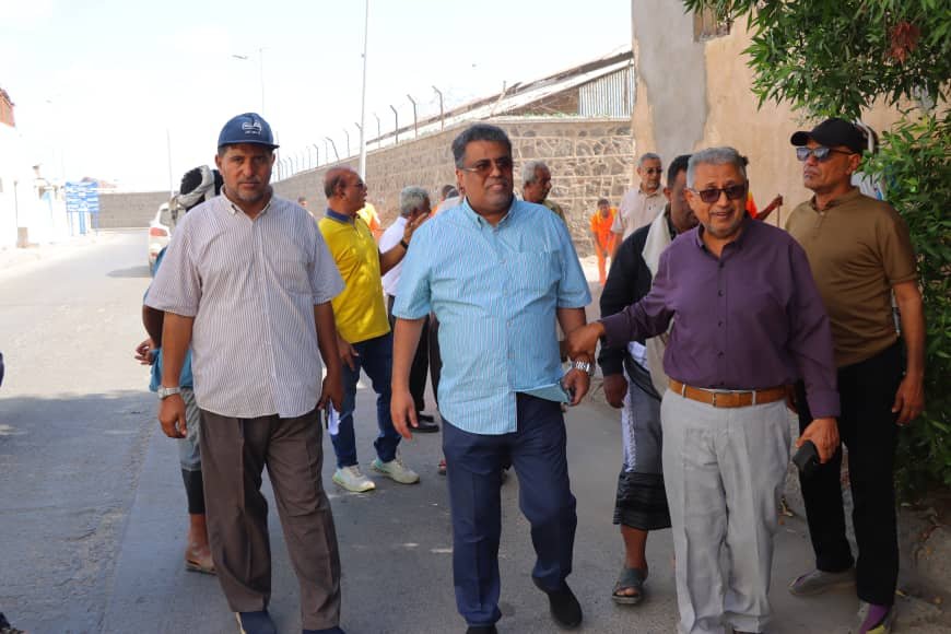 تدشين حملة النظافة الشاملة في مديرية المعلا