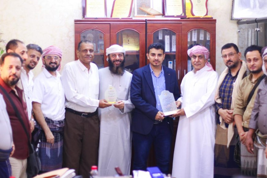 رئاسة الهيئة الإدارية لجمعية الصاغة تكرم مدير الشؤون الاجتماعية بعدن لدعمه مسار  التنمية وتنظيم القطاع الخاص