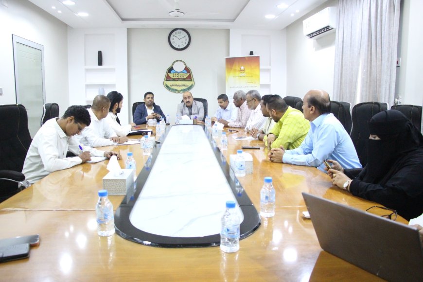 لقاء بين قيادتي مكتبي التربية والتعليم والصحة والسكان بساحل حضرموت لبحث تعزيز التعاون المشترك*