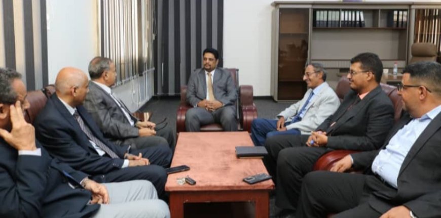 وزير التعليم الفني ورئيس جامعة عدن يناقشان تعزيز التعاون لتطوير العملية التعليمية والتدريبية