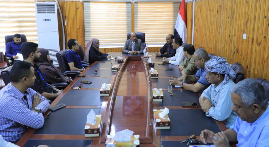 وكيل محافظة حضرموت يطّلع على أنشطة مشروع تعزيز الوعي الصحي بوادي حضرموت