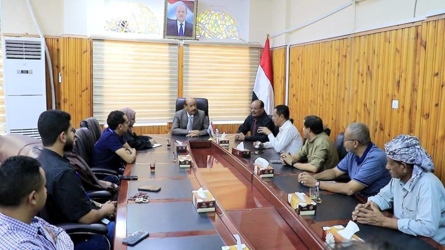 وكيل حضرموت يطّلع على أنشطة مشروع تعزيز الوعي الصحي بوادي حضرموت