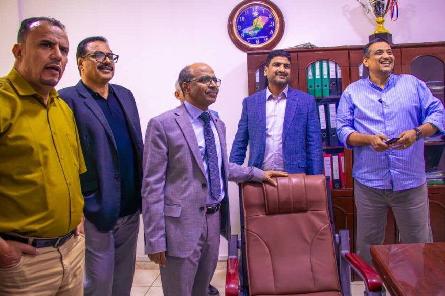 وزير النفط يشيد بجهود شركة النفط اليمنية في تغطية السوق المحلية بالوقود رغم الأزمات