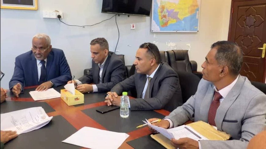 وزير الإدارة المحلية يلتقي رئاسة مصلحة الأحوال المدنية والسجل المدني لمناقشة المبالغ المالية وآلية معالجتها