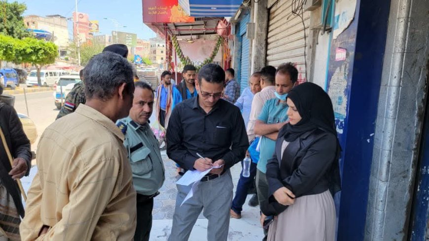تعز : وكيل المحافظة لشؤون الصحة ونيابة الصناعة تنفذان حملة رقابية واسعة على سوق الأدوية.