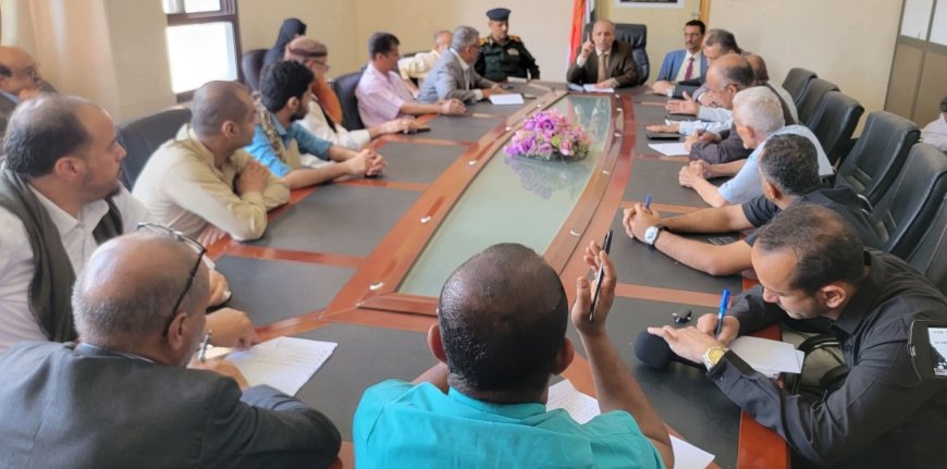 اجتماع بتعز يقر تشكيل لجنة لتحديد سعر الكهرباء وفتح التنافس أمام المستثمرين.