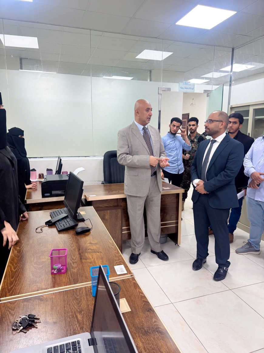 وزير الاتصالات يطلع على مستوى أداء المؤسسة العامة للاتصالات السلكية واللاسلكية بعدن