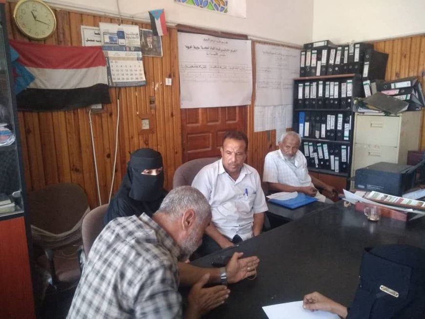 لقاء تنسيقي بين قسم النظافة وفريق التوعية البيئية واللجان المجتمعية بمديرية البريقة 