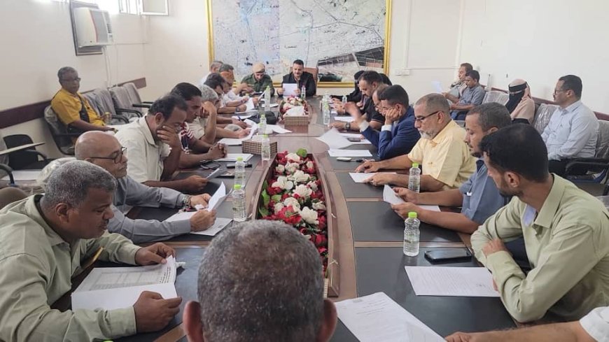 فيما بلغت إجمالي الموارد المحلية والمشتركة العام الماضي أكثر من "6" مليار ونصف المليار ريال..مدير عام المنصورة يشيد بأداء عدد من المكاتب التنفيذية في رفع مستوى تحصيل الإيرادات المالية