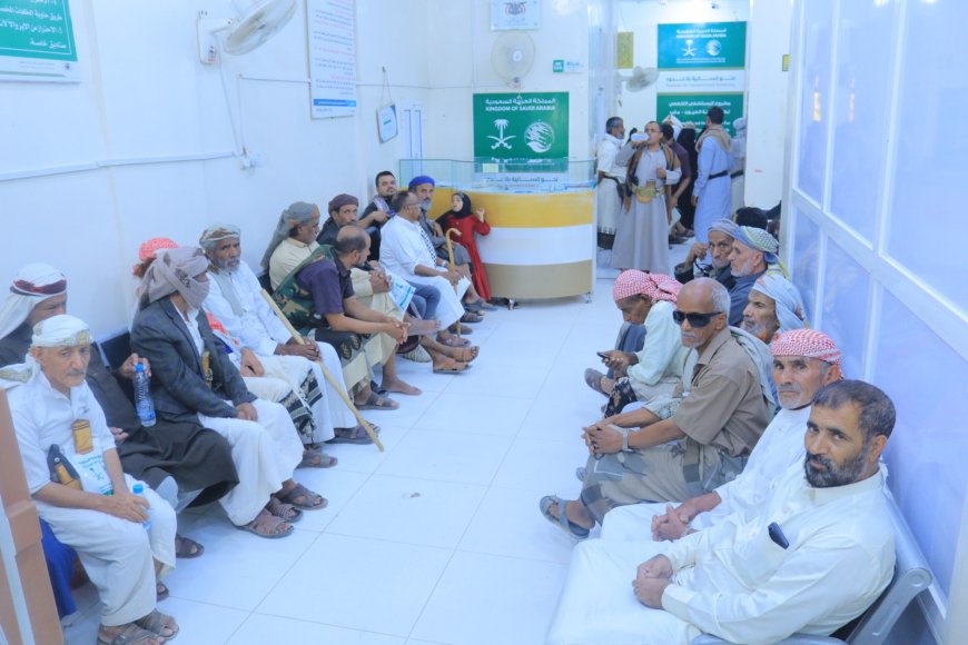 بدعم سعودي.. أكثر من 62 ألف خدمة طبية مجانية قدمها مستشفى العيون بمأرب خلال 6 أشهر