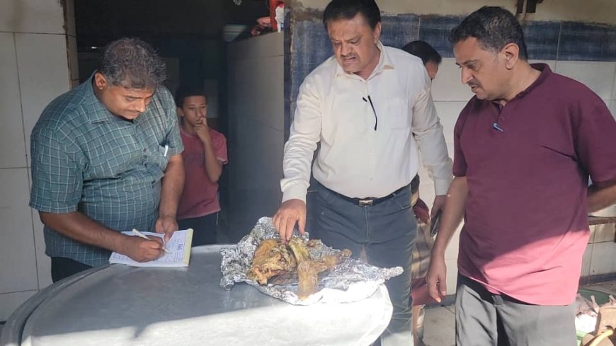 بعد ضبط أغذية مطبوخة مبيتة..صحة البيئة بالمنصورة يتخذ إجراءات رادعة بحق المطاعم المخالفة للإشتراطات الصحية