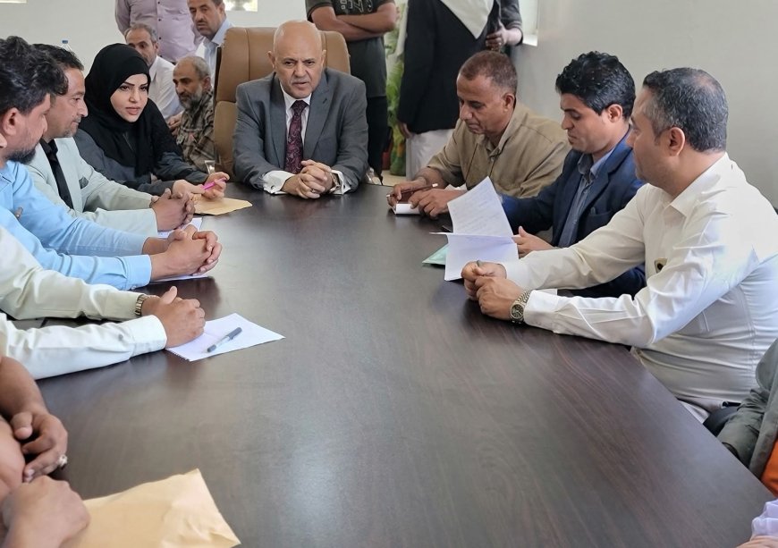 محافظ تعز يوجه بتعزيز أداء صندوق النظافة وتفعيل عملية تحصيل الموارد  