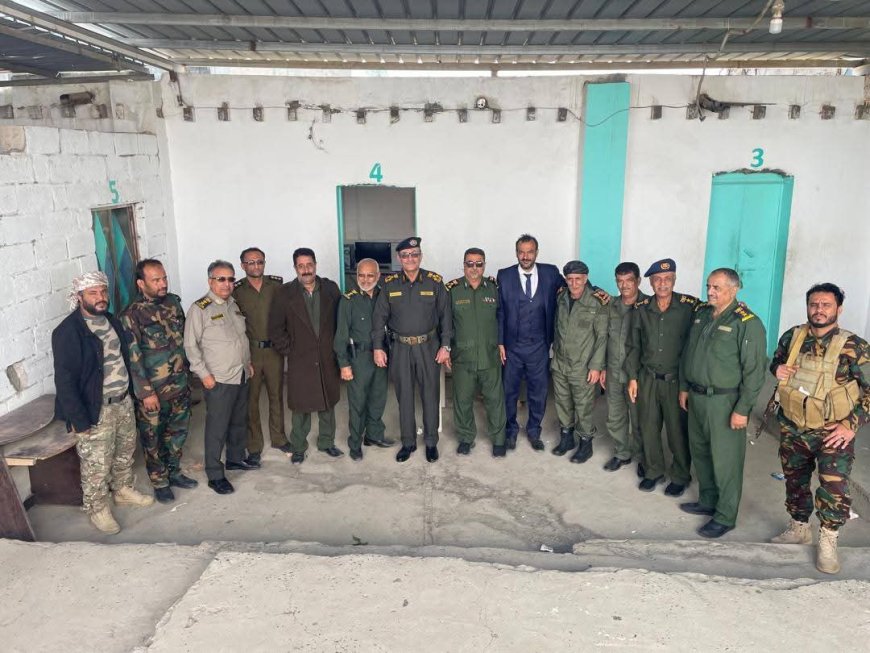 وكيل مصلحة الأحوال المدنية يطّلع على سير الأداء بمركز "لبعوس" في لحج