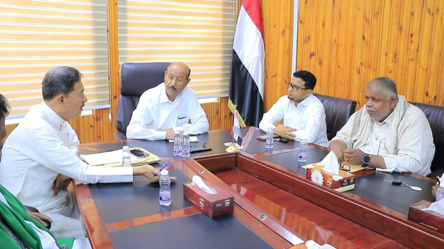 الوكيل باربّاع يناقش أوضاع النشاط الرياضي ومستوى سير المسابقات والبطولات الكروية في مديريات الوادي والصحراء.