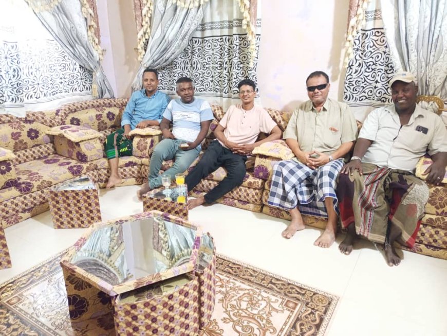 قيادة إتحاد الاعلام الرياضي بساحل حضرموت تطمئن على صحة الاستاذ عبدالعزيز بامحسون بمدينة بروم*