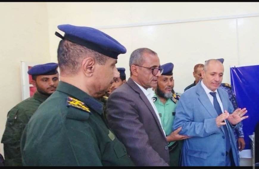وكيل محافظة تعز يفتتح فرع الأحوال المدنية في مديرية المسراخ 