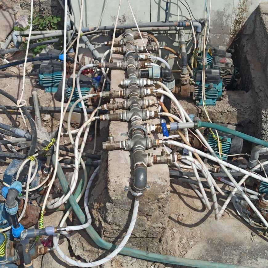 مؤسسة مياه عدن تحذر من التوصيلات العشوائية وتتوعد بإجراءات قانونية بحق المخالفين