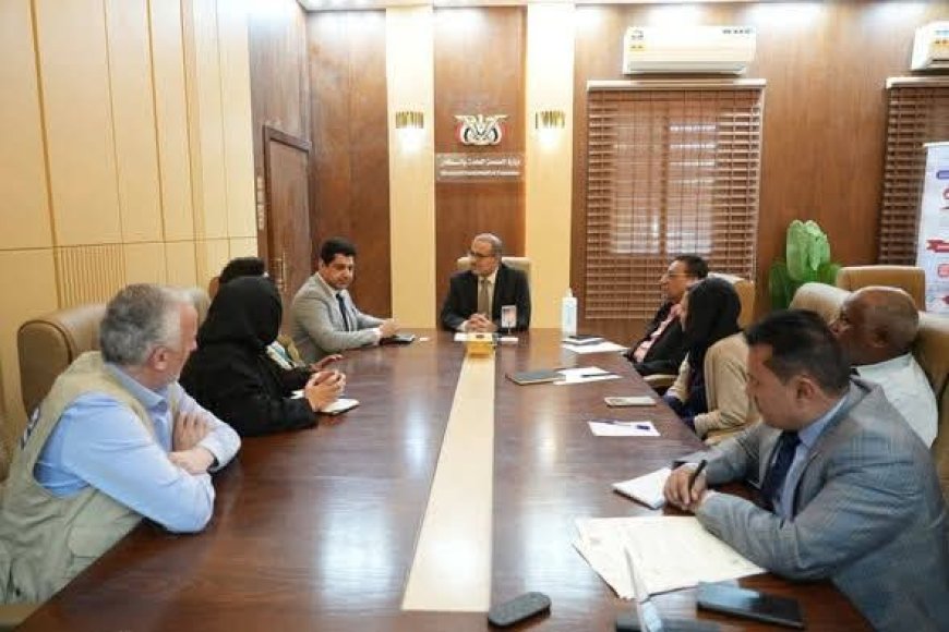 وزير الصحة يناقش مع فريق مكتب (اليونبس) عدداً من التدخلات الصحية