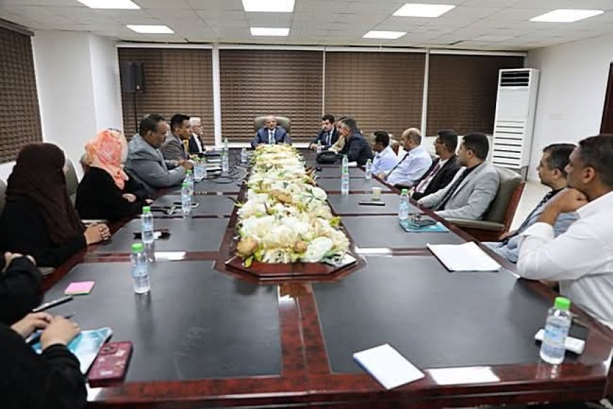 محافظ البنك المركزي يترأس اجتماعًا لقيادات البنك في عدن لمناقشة تطوير الأداء وتعزيز الرقابة المصرفية