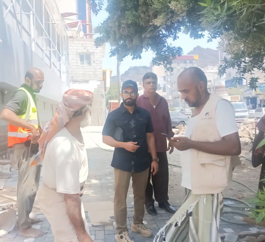 مدير عام صيرة يتفقد اللمسات النهائية لمشروعي ترميم مبنى الأشغال العامة وتأهيل سينما برافين (أروى)