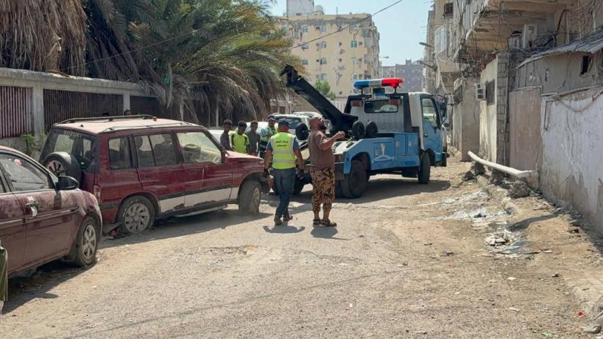 تدشين حملة سحب هياكل السيارات المتهالكة في المعلا