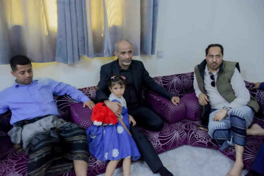 عضو مجلس القيادة محمود الصبيحي يقدم واجب العزاء في استشهاد الدكتور عبدالرحمن الشاعر