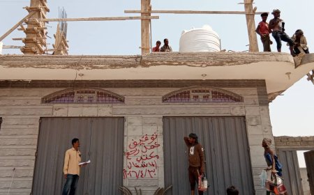 بتوجيهات القائم بأعمال المديرية أحمد الداؤودي أشغال البريقة يوقف عدد من الأبنية العشوائية ويحذر المخالفين