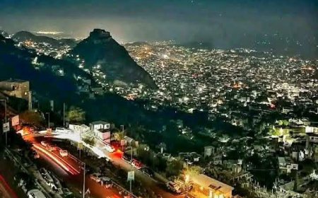 تعز مديرية شـرعب تكتسح القمة..21 طالباً وطالبة مـن أبناء المديرية يحققون رقماً قياسياً في القبول بكلية الطب