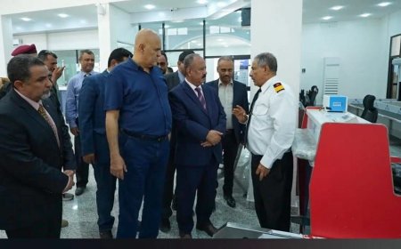 وزير النقل يتفقد مطار المخا الدولي ويطلع على مستوى الإنجاز والجاهزية الفنية