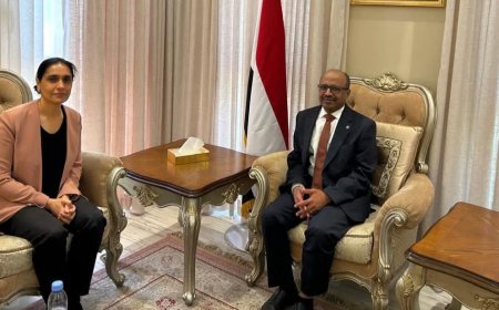وزير النفط والمعادن يبحث مع السفيرة البريطانية تعزيز التعاون المشترك ودعم الاستثمارات في قطاع الطاقة