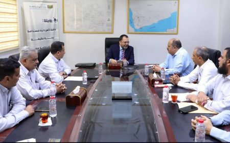 وزير الكهرباء يترأس اجتماعاً موسعاً لمعالجة الربط العشوائي وتعزيز كفاءة التحصيل في عدن
