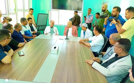 محافظ تعز يشيد بنجاح إجراء أول عمليتين لزراعة الكبد بالمحافظة