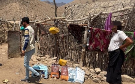 ذو النورين وبن شعيله يقدمان مساعدات غذائية للمعمرين من لكبار سن في قرى نائية بأبين