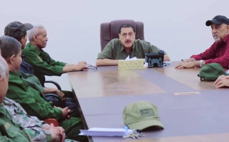 مدير أمن العاصمة عدن يترأس الاجتماع الدوري بمدراء أقسام الشرطة لمناقشة مستجدات الأوضاع الأمنية.