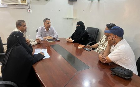 مدير عام الشؤون الاجتماعية بالمكلا يناقش التحضيرات النهائية لافتتاح دار الإيواء 