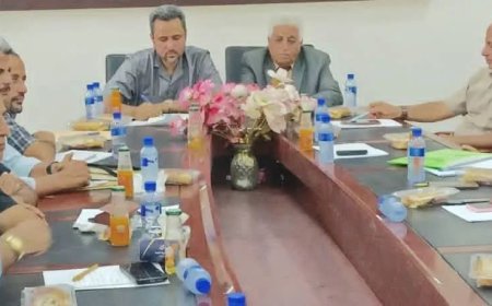 بحضور محافظ المحافظة.. مجلس جامعة لحج يعقد اجتماعًا استثنائيًا