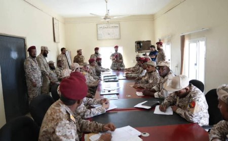 لجنة وزارة الدفاع تواصل مهامها الاشرافية على تسليم واستلام محاور المنطقة العسكرية الرابعة للقيادة الجديدة