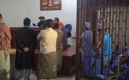 المحكمة الجزائية بحضرموت تُدين متهماً بالاتجار وتعاطي المخدرات وتقضي بسجنه 25 عاماً