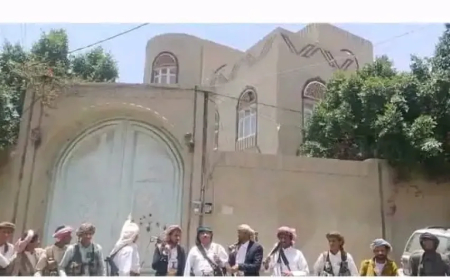 تطور خطير بـ(40) عربة عسكرية.. تفاصيل احتجاز الحوثيين للشيخ بن فدغم وابنة الرئيس صدام حسين
