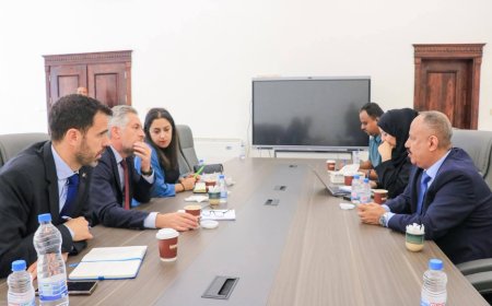 وزير النقل يبحث مع سفير الاتحاد الأوروبي تعزيز التعاون لتطوير قطاعات النقل في اليمن