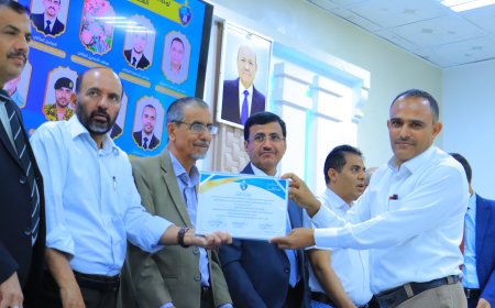 جامعة إقليم سبأ تكرّم 83 موظفًا وعاملًا متميزًا احتفاءً بعيد العمال العالمي